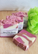 Load image into Gallery viewer, Honey Crisp Sparkle Soap